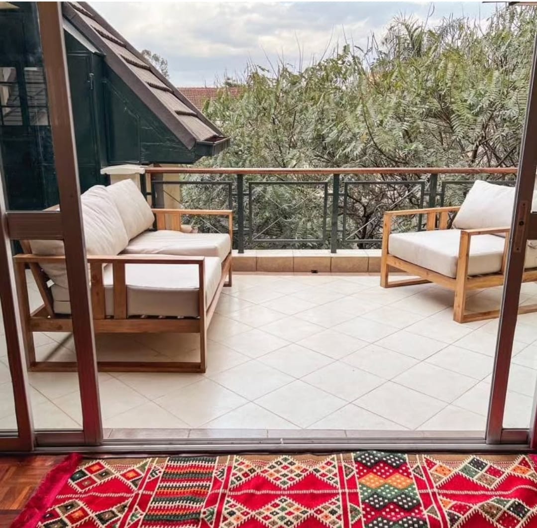 Balcony2